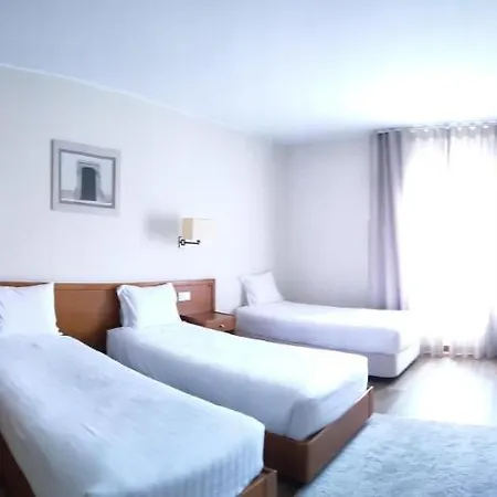 Dos Loios ホテル 2*