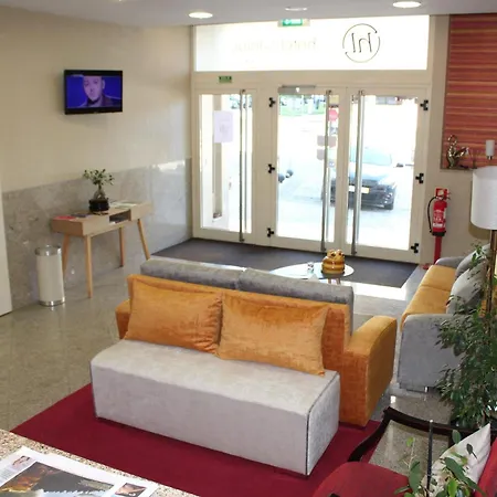 Dos Loios 2* サンタ・マリア・ダ・フェイラ