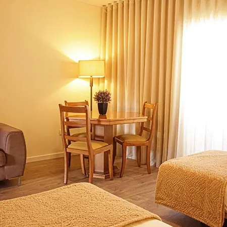 Dos Loios Hotel 2*