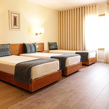 ホテル Dos Loios 2*