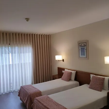 Dos Loios Hotell 2*