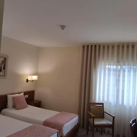 ホテル Dos Loios 2*