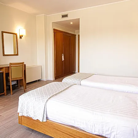 ホテル Dos Loios サンタ・マリア・ダ・フェイラ