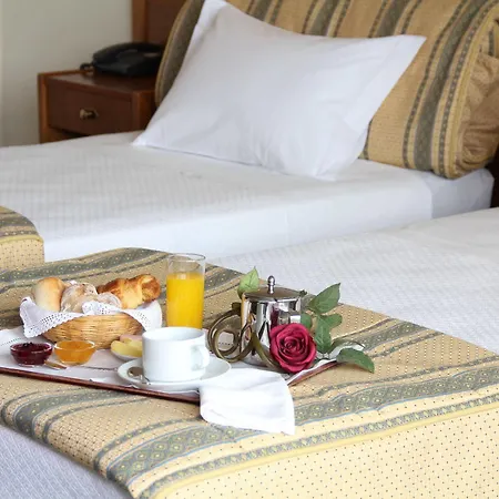 Dos Loios ホテル 2*